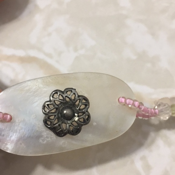 Shell Beaded Necklace - Picture 5 of 6